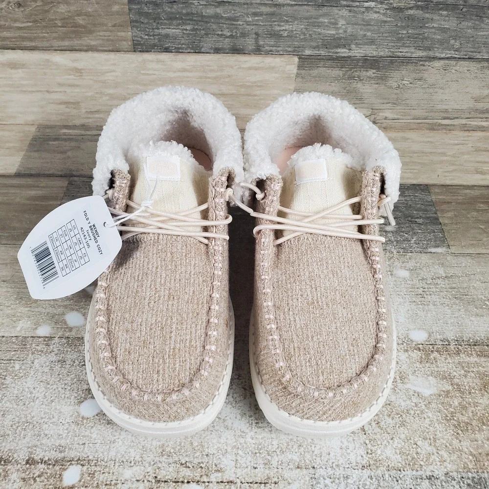 Hey Dude Wendy Youth‎ Girls Brushed Cozy Shoes Sz 5 Casual Ivory Slip On